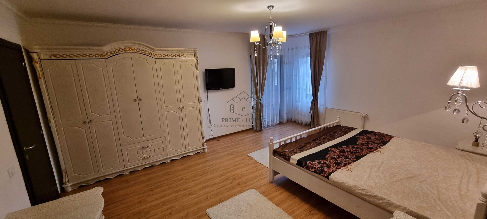 VILA INDIVIDUALA CU PISCINA SI GRADINA SPATIOASA IN ZONA PIPERA - Poză 5