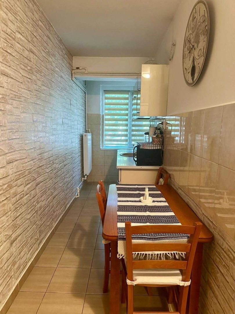 Garsonieră 38 mp, parter, balcon închis, boxă, metrou 2 min - Poză 3
