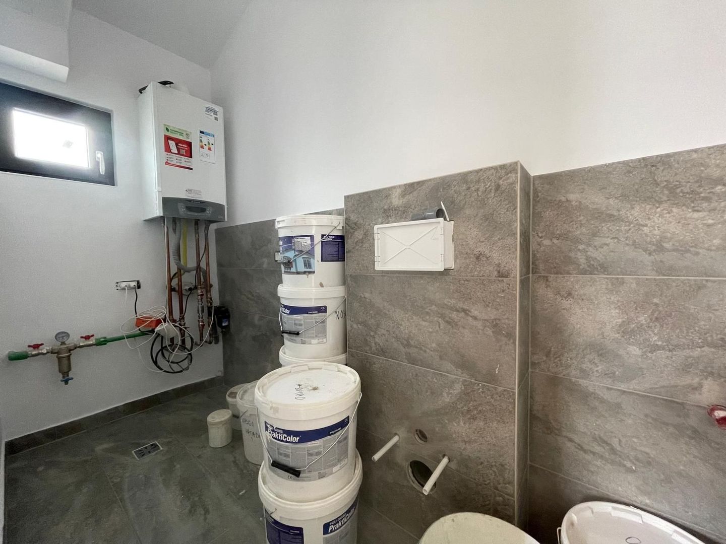 Duplex-4 dormitoare- despartit prin garaj -SUPER POZITIE - Poză 15