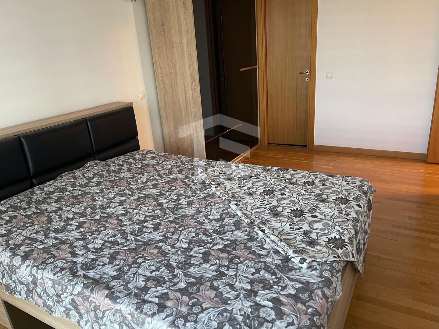 Asmita Gardens 3 Camere 100 mp Metrou 8 m Etaj 2 - Poză 6