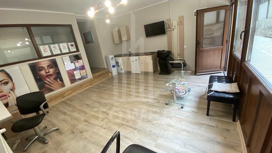 Spațiu comercial central - Poză 1