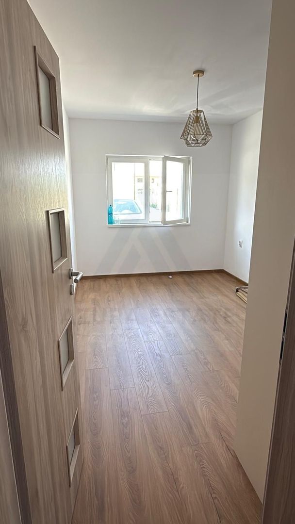 Casă duplex mobilat utilat 3 camere 2 bai teren 288 mp in Tălmaciu - Poză 12