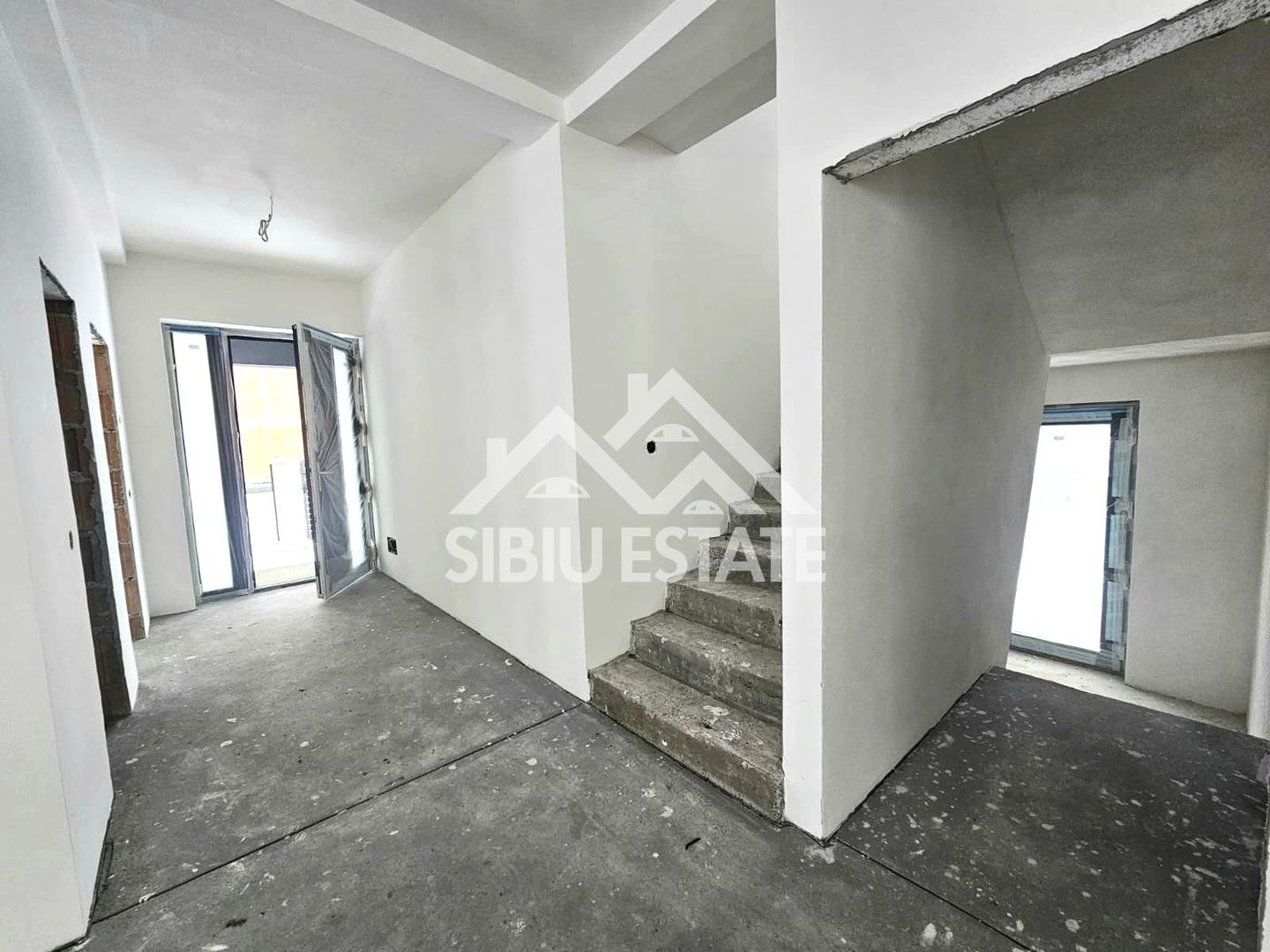 Casa mare cu carport, pivnita - Poză 3