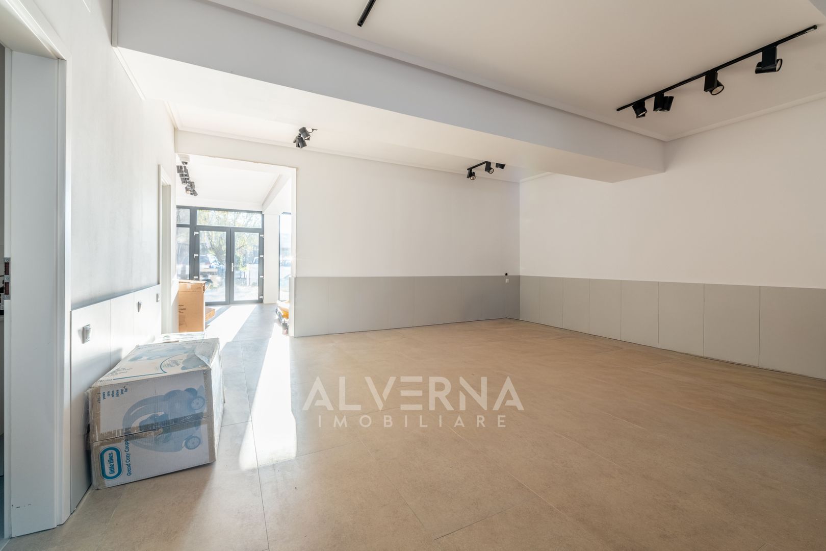 Spatiu comercial 165mp | 11ml vitrina | 2 grupuri sanitare | Borhanci - Poză 4