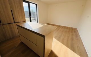 Apartament 3 camere si  CURTE mare, Otopeni 23 august - Poză 2
