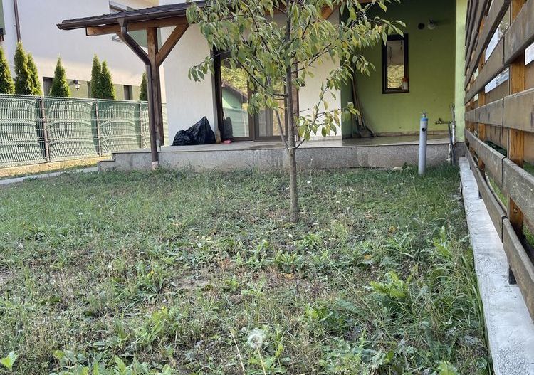 Duplex 4 camere | Terasă acoperită | Strada Asfaltata | Utilități complete - Poză 1