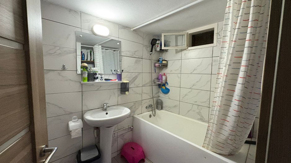 Casa tip duplex - 4 camere, balcon si curte proprie - Zona Lazaret - Poză 6