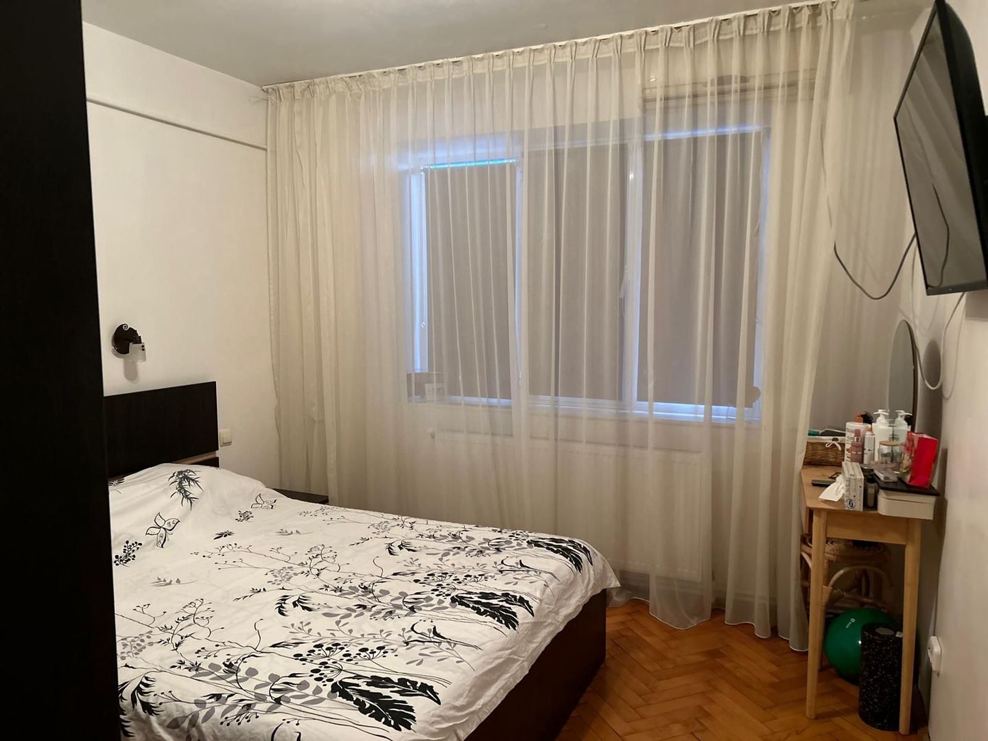Apartament cu 3 camere în zona, mobilat si utilat -  Piata Centrala - Poză 6