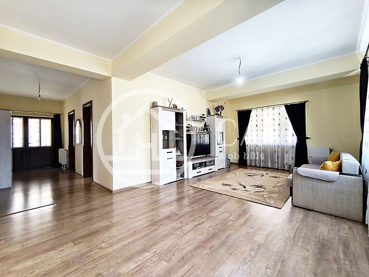 Casă de vânzare cu 4 camere în Cihei, Bihor - Poză 2