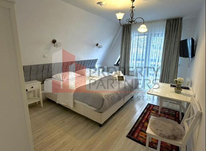 Pensiune la cheie de vânzare în Bran – Afacere cu 10 camere plus piscina - Poză 28