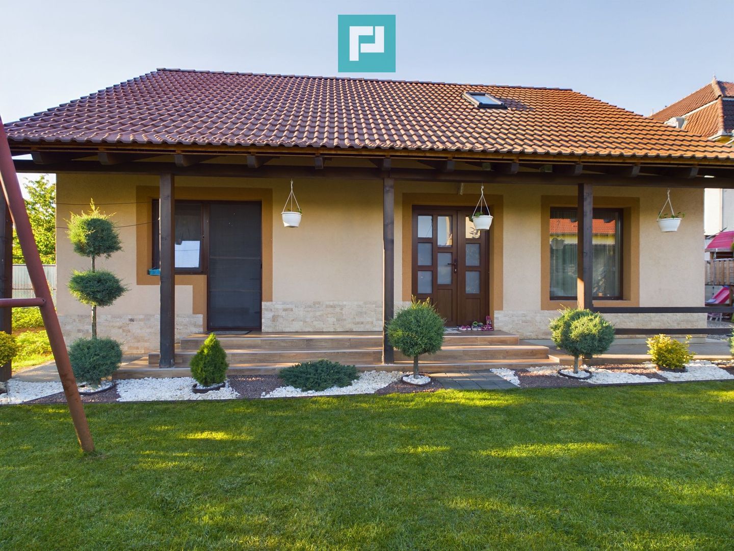 Vilă cu mansardă în Bujac - Poză 35