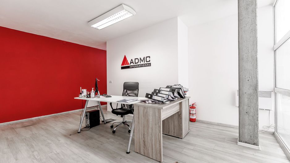 Birou de inchiriat ultracentral, la parter - Poză 1