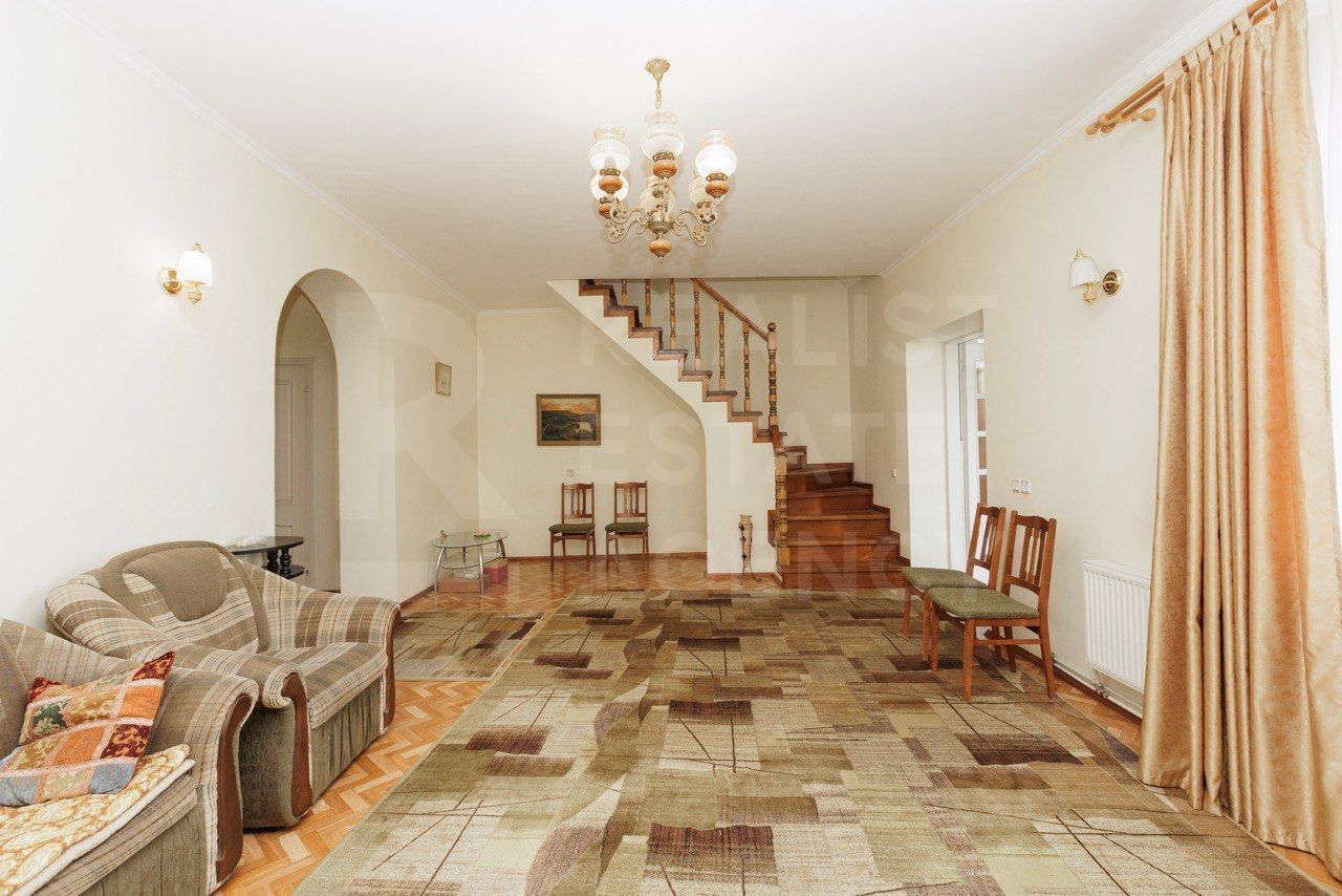 Vânzare, casă 3 nivele , str. Sihastrului, Codru - Poză 5