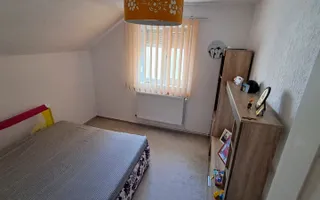 Casa individuală P+M, zonă liniștită, în Vatra veche a satului - Poză 12
