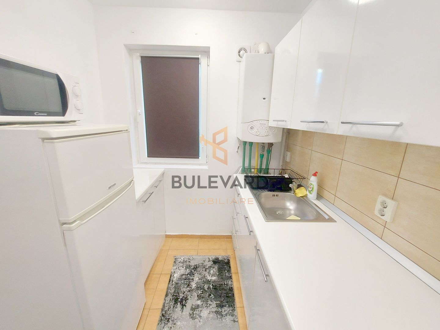 Apartament cu 2 camere,  zona strazii Eroilor! - Poză 4