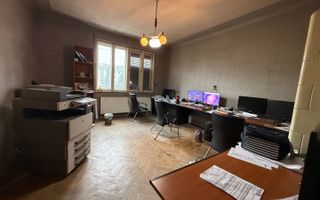 Apartament spatios cu 3 camere in zona Centrala - Poză 3