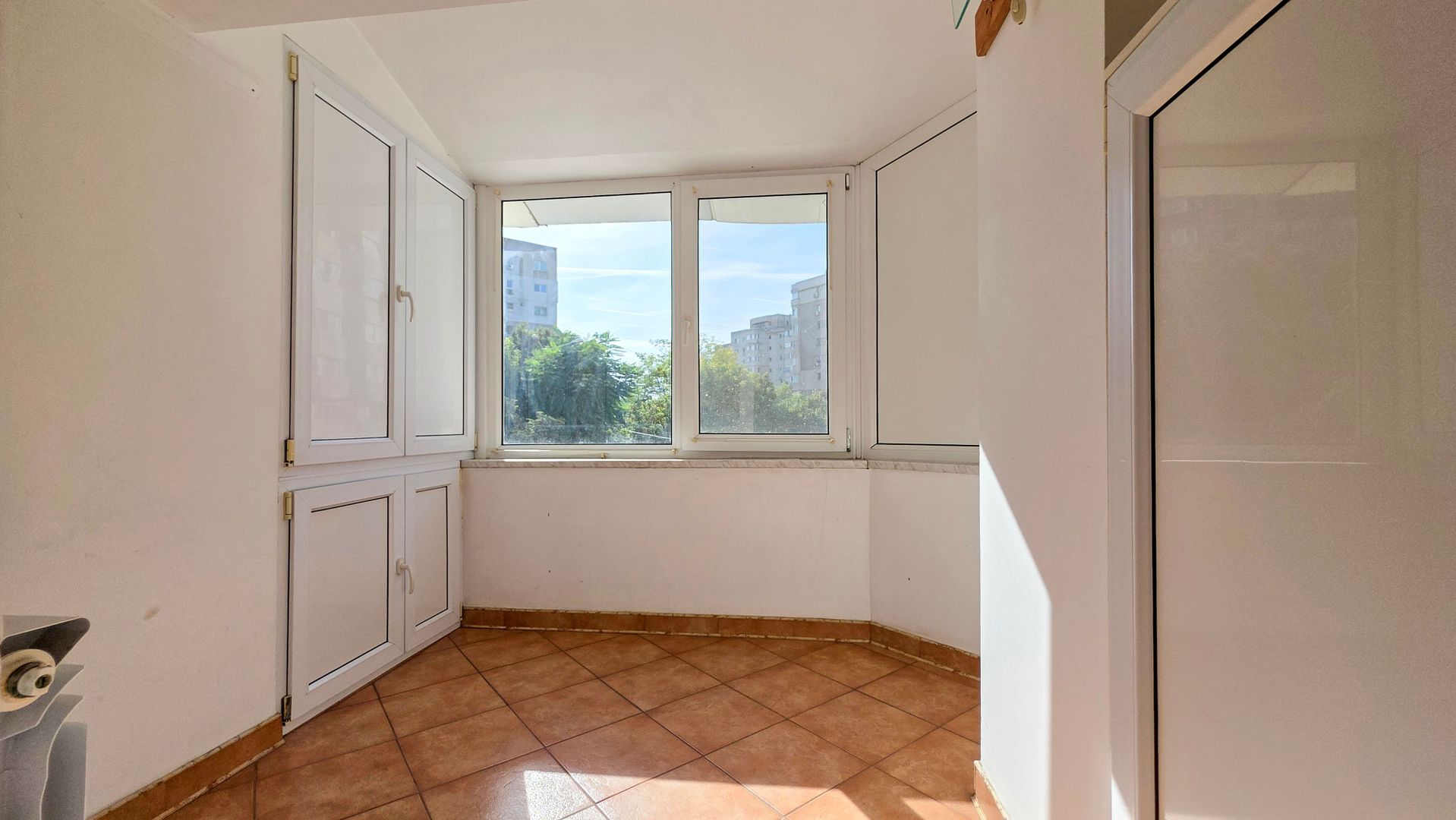 Gara – Port | 4 camere, 120 mp, 2 băi, living panoramic | termen lung - Poză 13