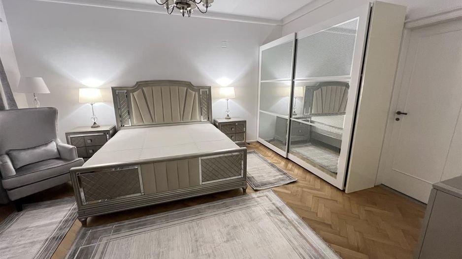 3 camere deosebit amenajat LUX  boxa curte acces auto - Poză 20