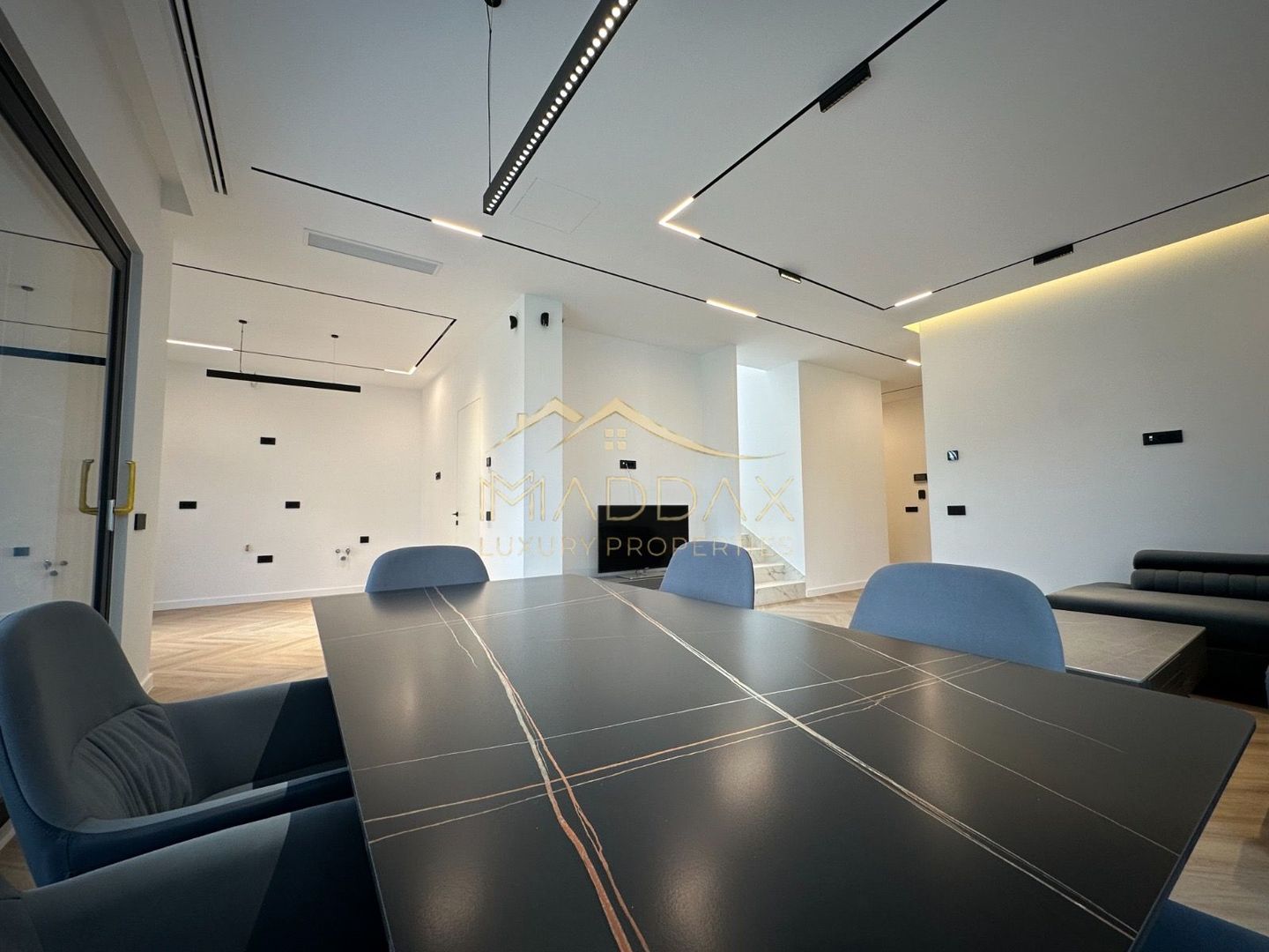 Vila individuala *432mp* + curte // 6 locuri Parcare / Pipera-Tunari - Poză 3