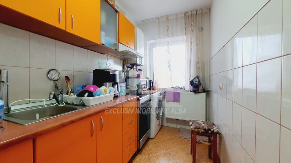 Apartament cu 4 camere de vanzare, Cetate - Poză 3