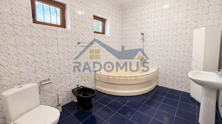 Vila 4 camere | Teren 532 mp | Piscina si foisor | Str. Lupeni - Poză 18