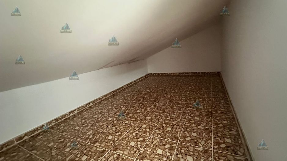 Vilă de vânzare 1500 mp teren - Poză 14