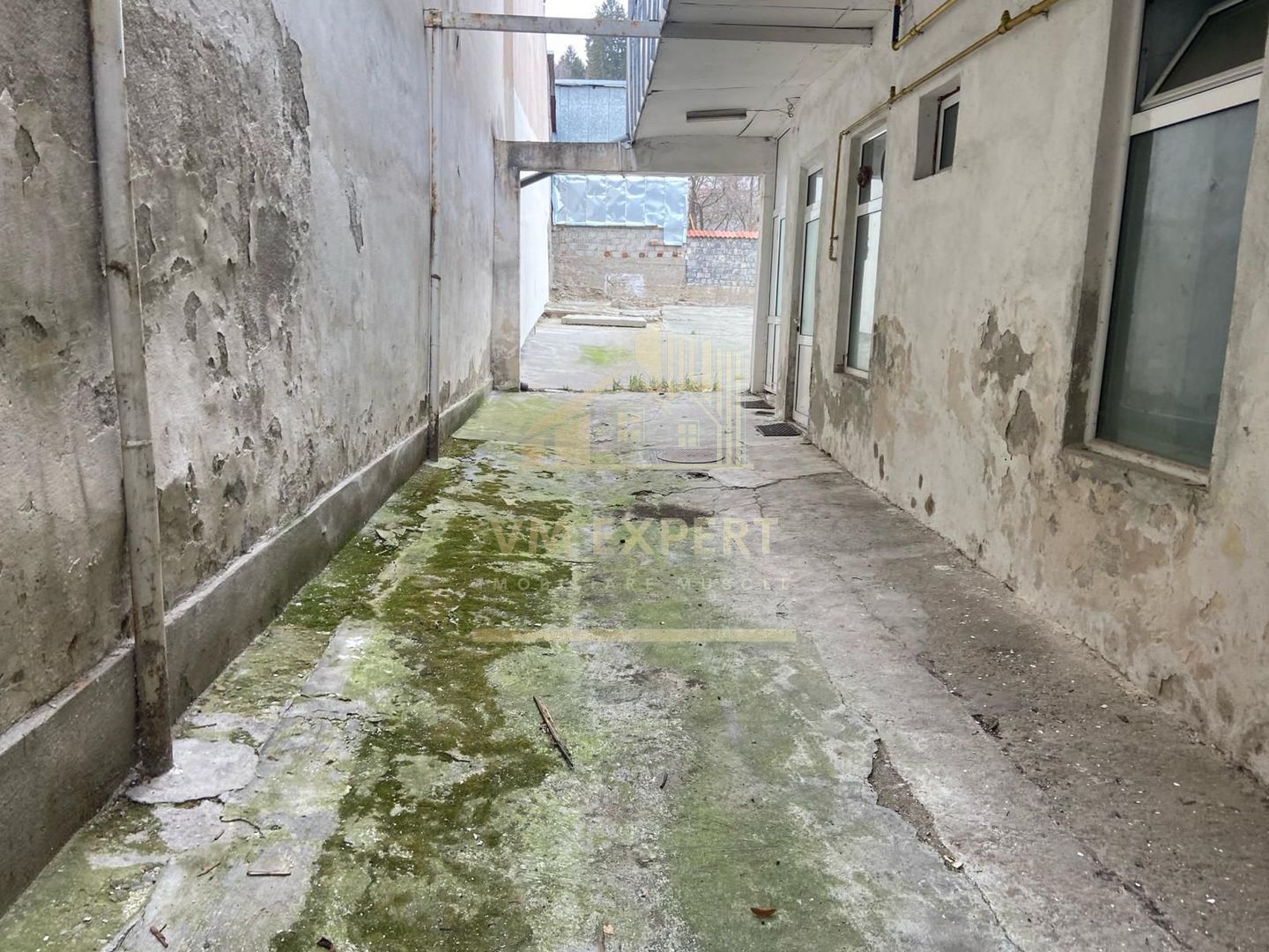 VILA 7 CAMERE, TEREN 337 MP, CENTRU CAMPULUNG - Poză 8