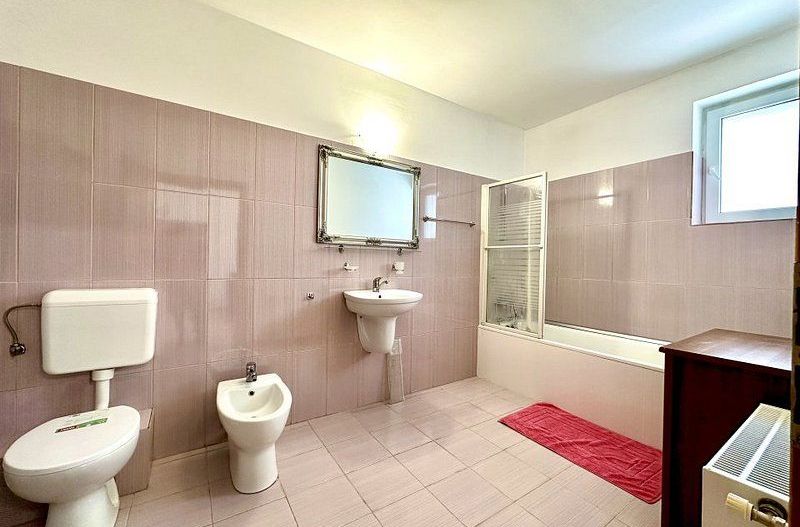 Casa de inchiriat - intrarea în Dumbravita - Poză 25