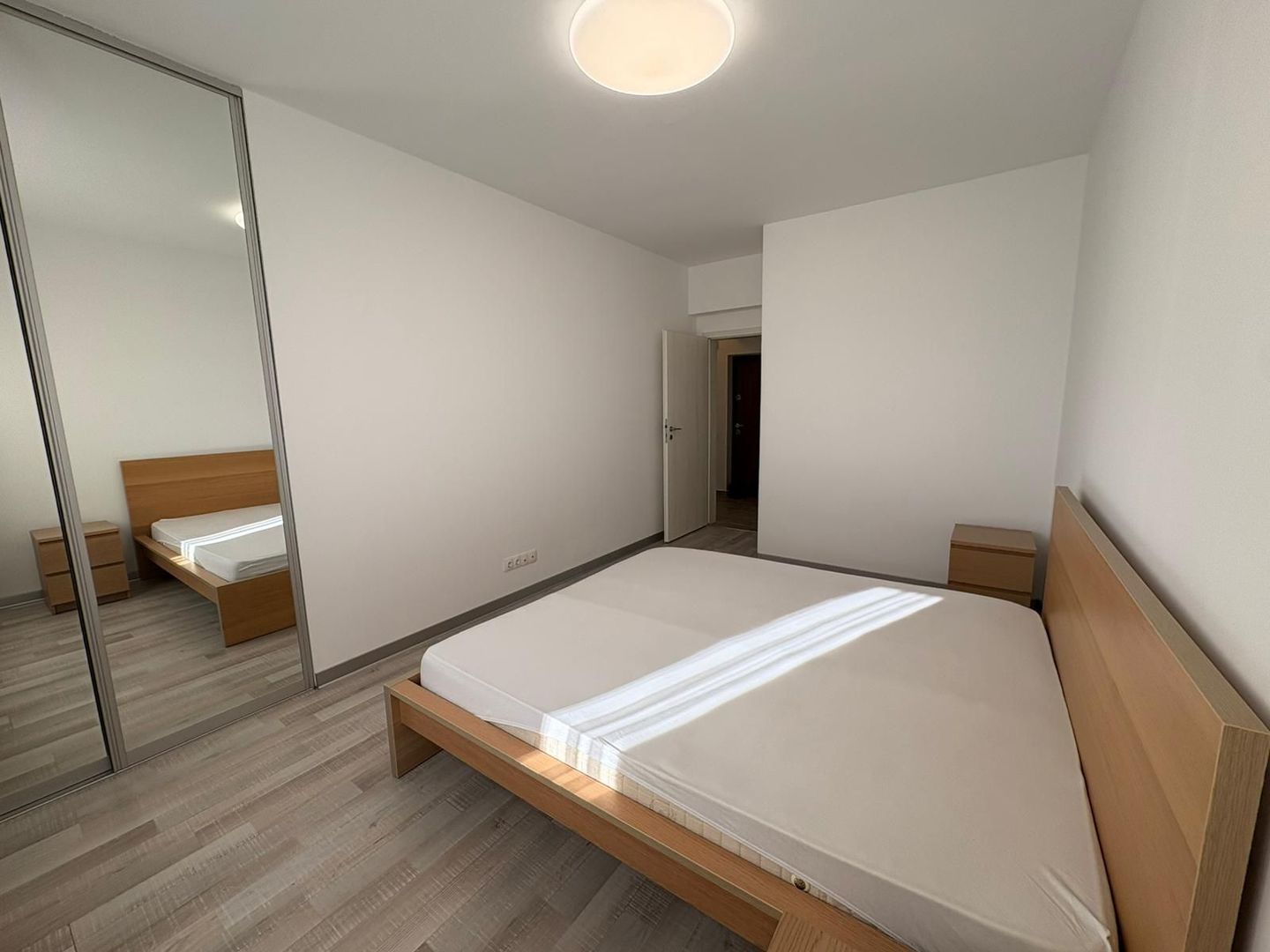 AP. 2 CAMERE BLOC NOU, CENTRALA PROPRIE, PARCARE INCLUSA, METROU 9 MIN - Poză 7