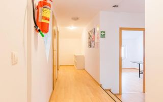 Vilă 15 camere | Piața Victoriei | Ideală clinică, after-school, birouri | Garaj - Poză 4