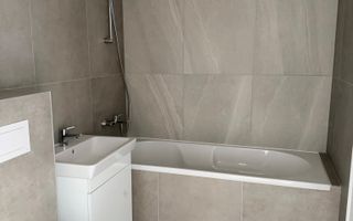 APARTAMENT CU TERASA - Poză 4