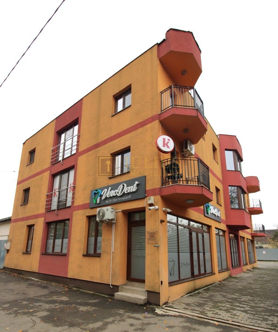 8 incaperi, 2 bai, centrala proprie, 3 locuri de parcare; Lipovei. - Poză 28