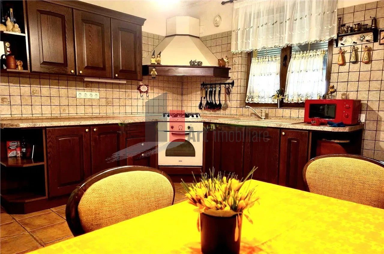 Vila superba cu gradina si panouri solare | Tancabesti - Poză 10