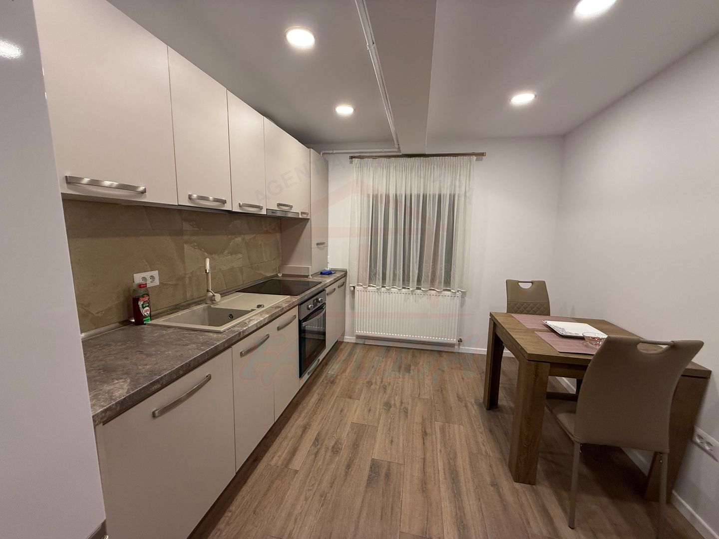 🏛️✨ APARTAMENT DEOSEBIT CU 2 CAMERE – CLĂDIRE CU VALOARE ISTORICĂ - Poză 3