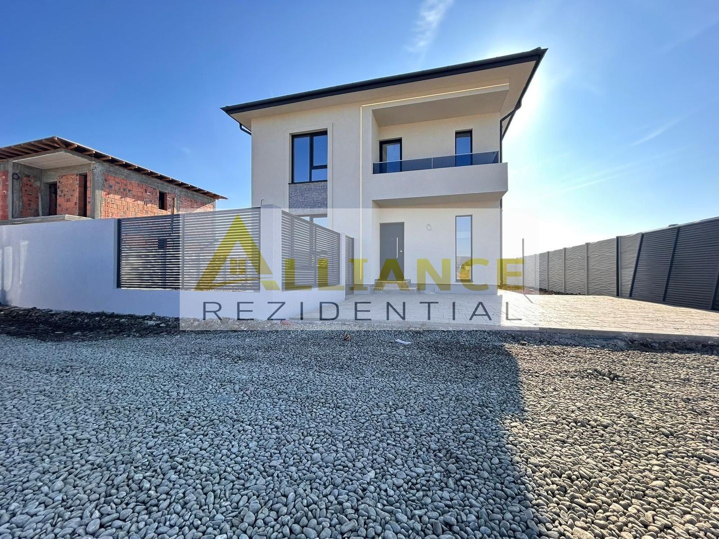Casa Individuala de vanzare - Teren 350 mp | 4 camere - 3 bai - Poză 3