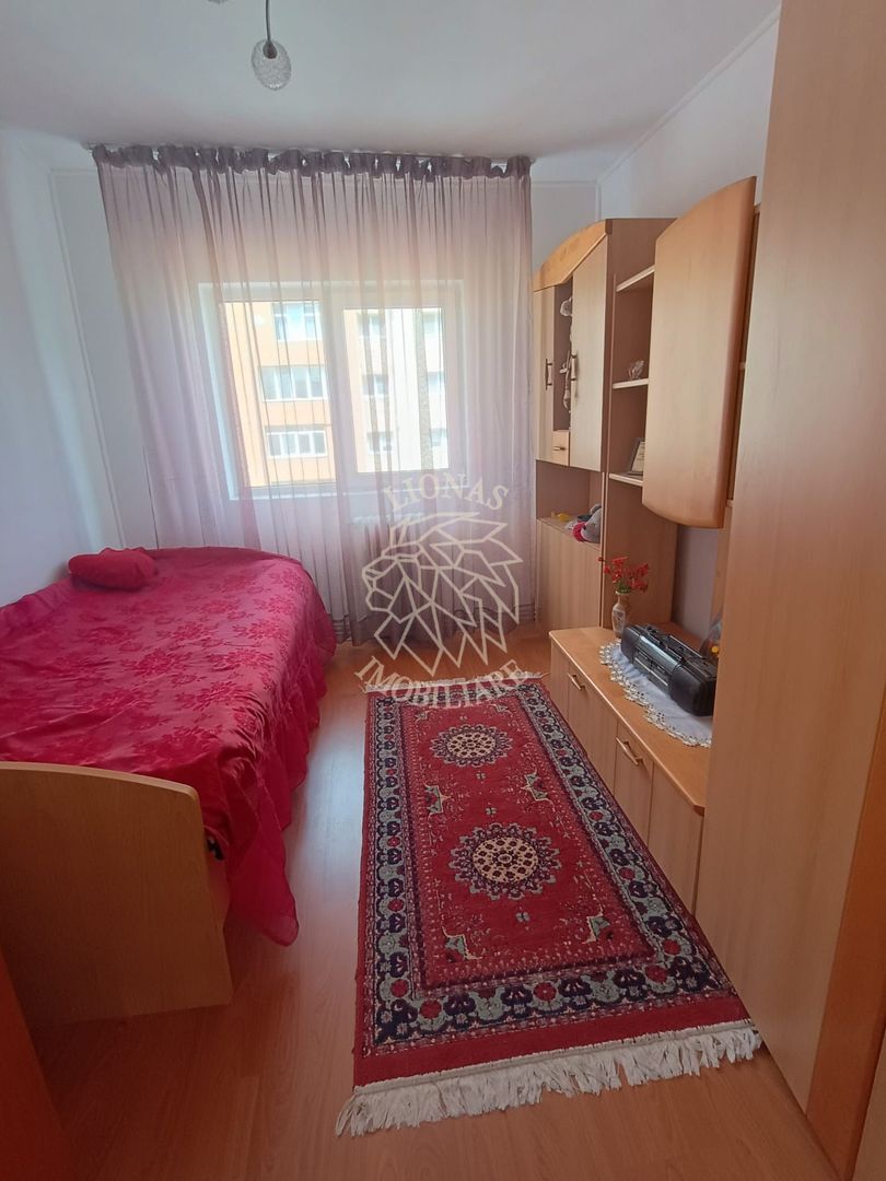 Apartament decomandat 4 camere 82 mp util-balcon-2 bai-Zona Nasaudului - Poză 4