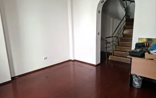 Vila cu 10 camere, destinatie rezidentiala / birouri - Poză 14