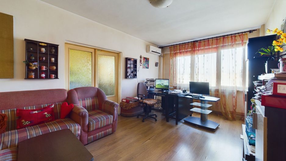 Apartament spațios cu 4 camere și 2 băi - Poză 1