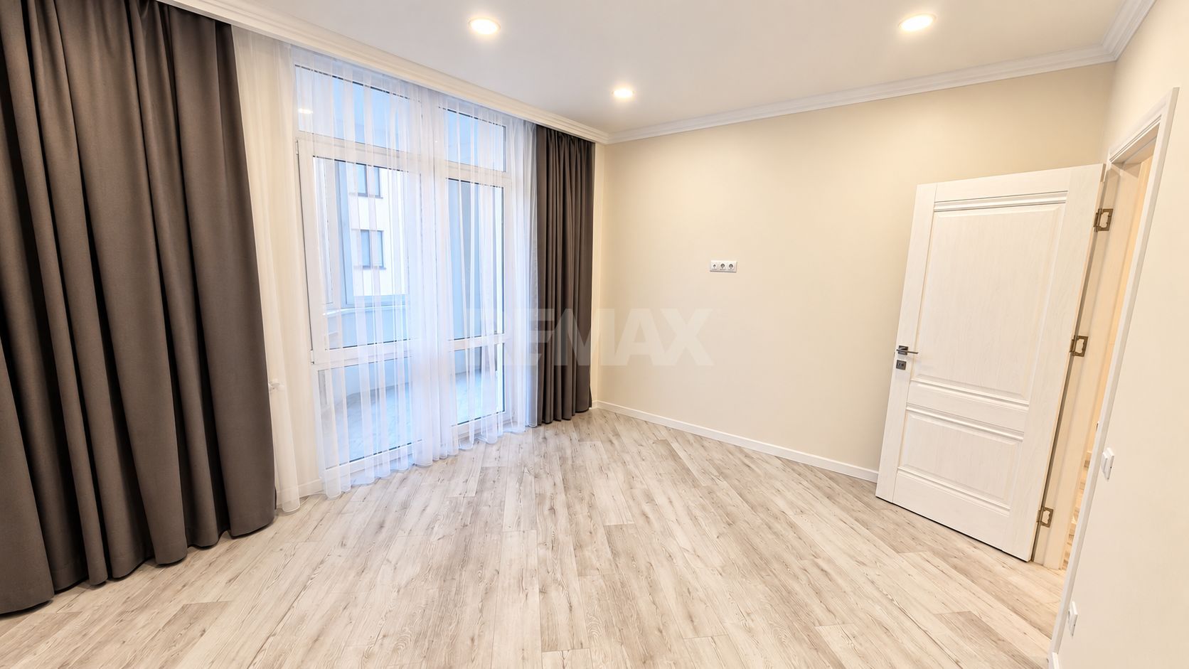 Apartament cu 2 camere, Centru, Chișinău - Poză 1