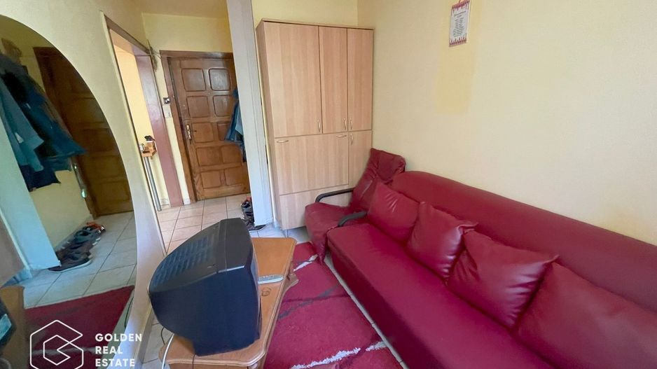 Apartament cu 3 camere, decomandat, etaj intermediar, zona Dacia - Poză 2