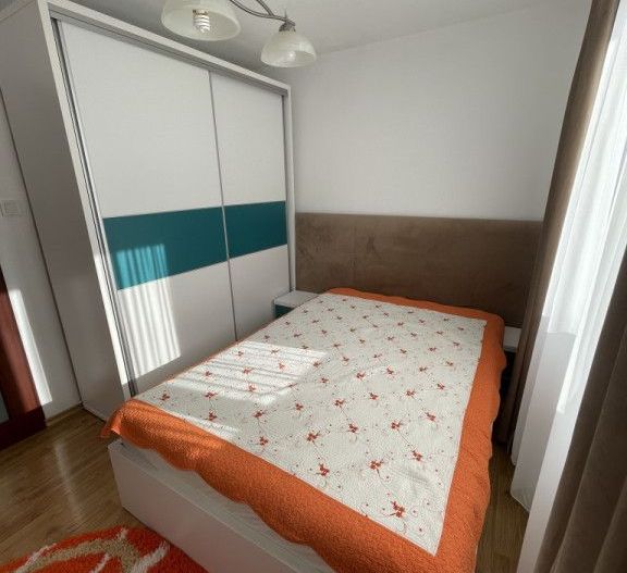 Apartament 2 camere decomandat la 7-8 minute de metrou - Poză 3