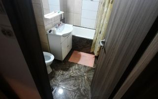 Apartament 3 camere Aradului, 2 bai, 2 balcoane , centrala proprie - Poză 7