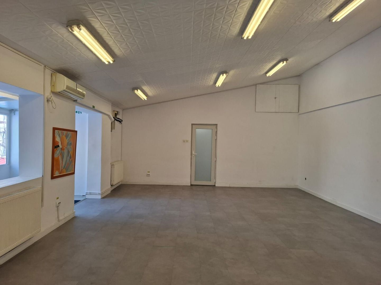 URGENT!, Titulescu, et. 1 in imobil P+1, INTRARE SEPARATA, NEGOCIABIL - Poză 1