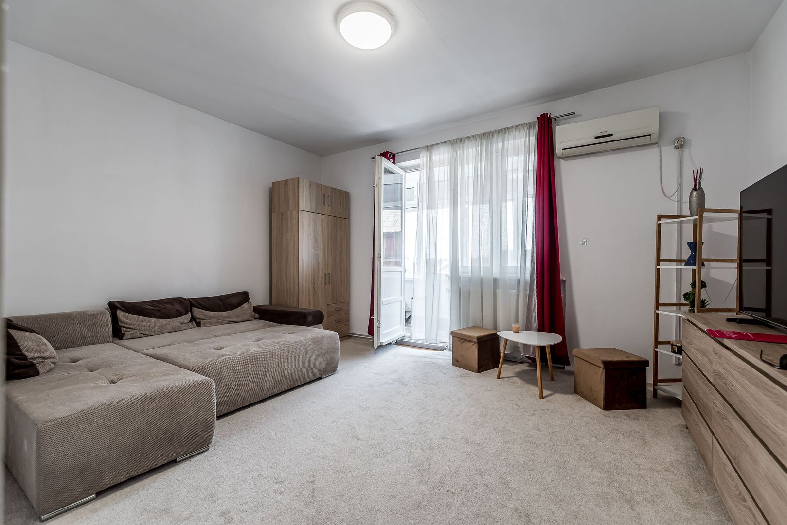 Apartament cu 1 cameră, balcon închis și boxă pe str. Carol Davila - Poză 2