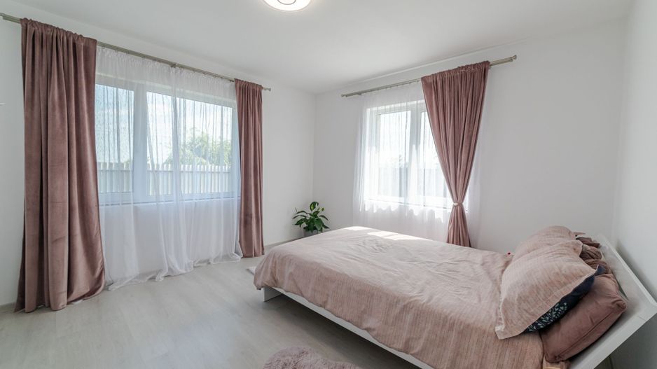 Nou! Casă frumoasă în Sâmbăteni - Poză 10
