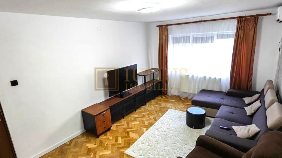 Apartament cu 3 camere in zona Lunei - Poză 1