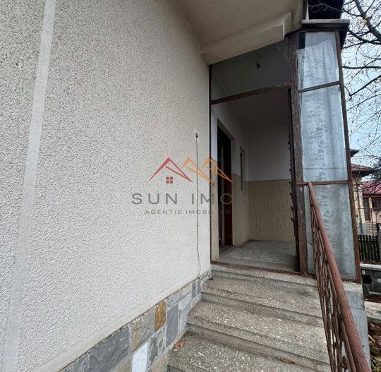 Casa D+P+E, an 1980, teren 285 m2, zona foarte buna, Campina, Prahova - Poză 3