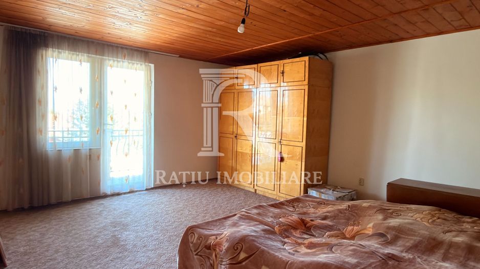 Casă cu spațiu comercial | Curte | Garaj | Parcare | Nojorid - Poză 15