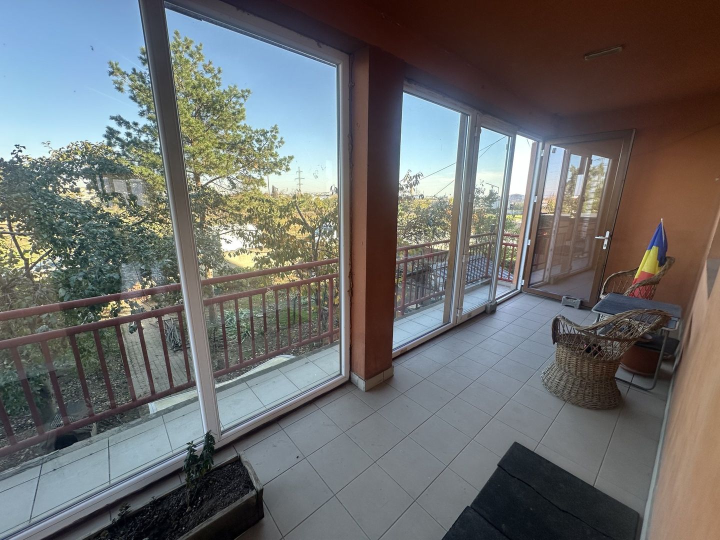 PANTELIMON, APARTAMENT-VILA 1E+M 230 MP, CURTE 516 MP! - Poză 12