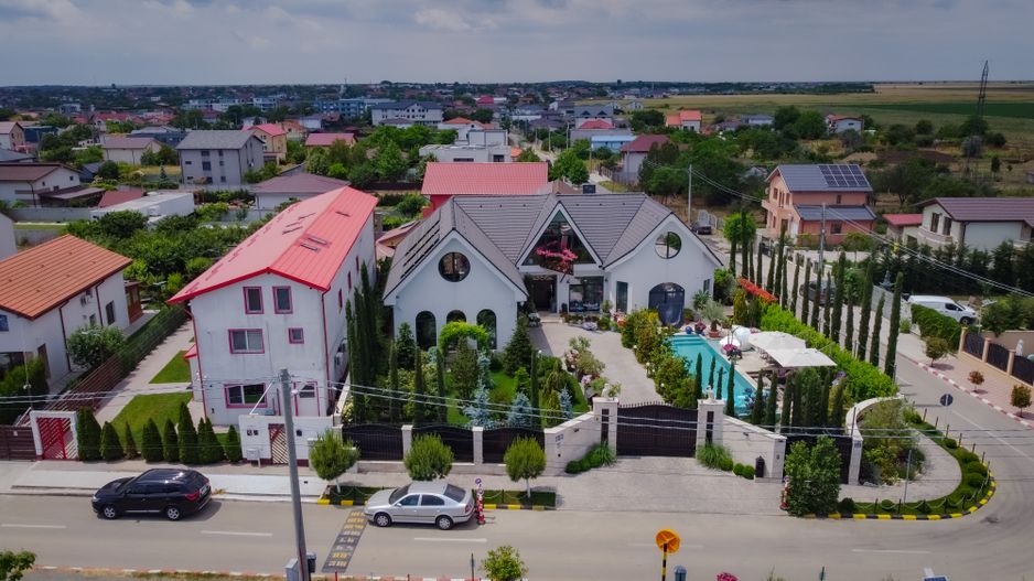 Resedinta exclusivista de vanzare, la 3 minute de Constanța in Cumpana - Poză 15